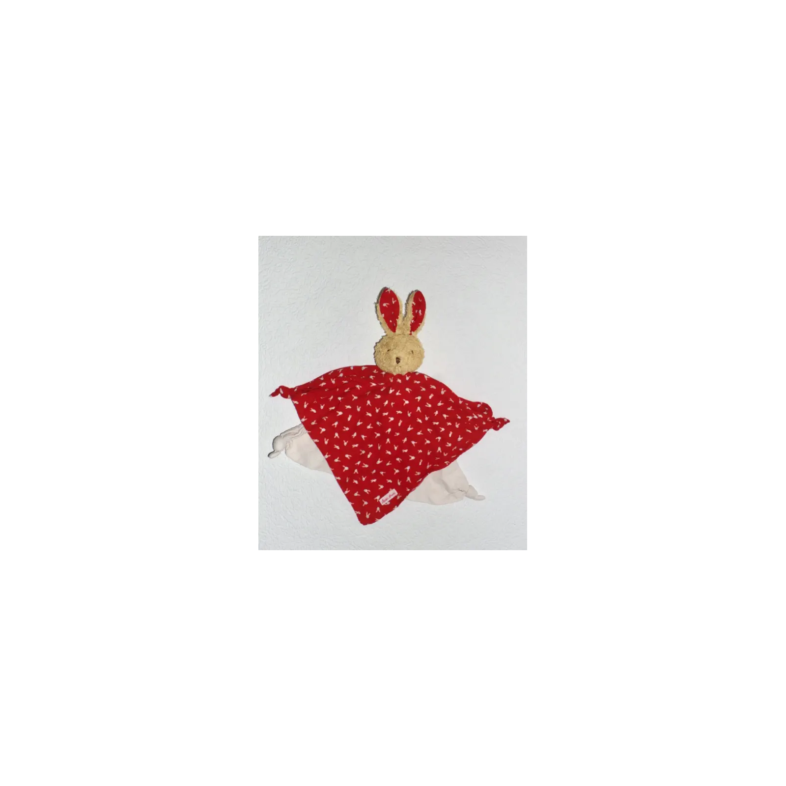 Classico Doudou Coniglio rosso - TOYNAMICS - PRIMA INFANZIA - td-toys.it